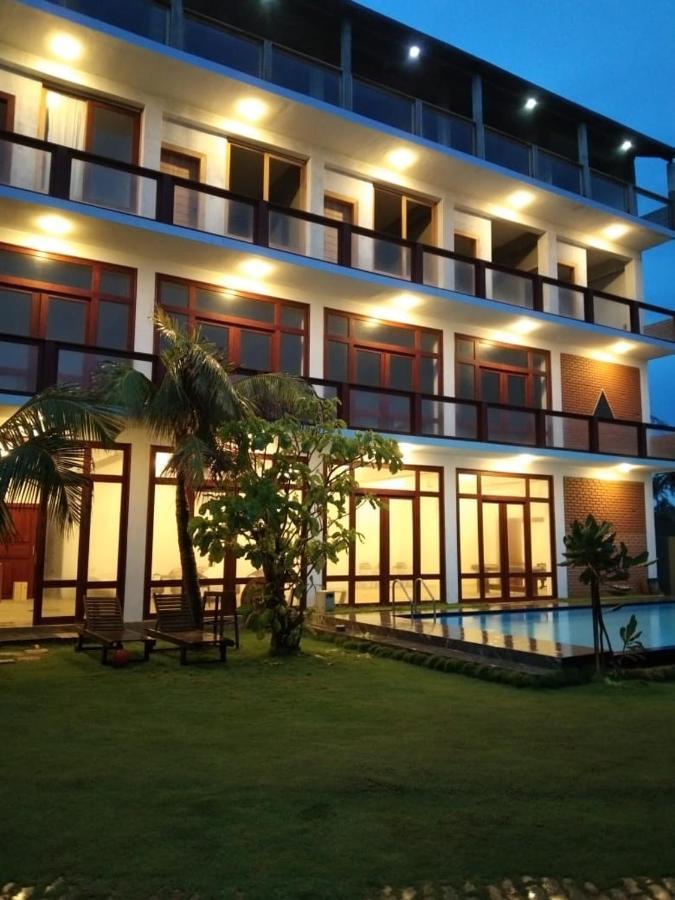Hi Win Hotel Chilaw Ngoại thất bức ảnh
